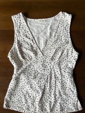 John Galt White V-Neck Sleeveless Camisole with Navy Floral Print